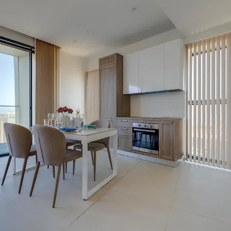 Luxury With Views In Mercury Towers Apartament