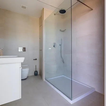 Luxury With Views In Mercury Towers *