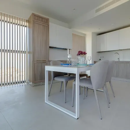 Luxury With Views In Mercury Towers Apartament St. Julian's