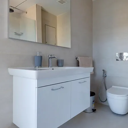 Luxury With Views In Mercury Towers St. Julian's